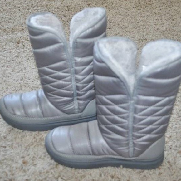 Womens Winter Boots 10 Tek Gear Silver Quilted Mid Calf Pull On Fur Microfiber - Picture 2 of 3